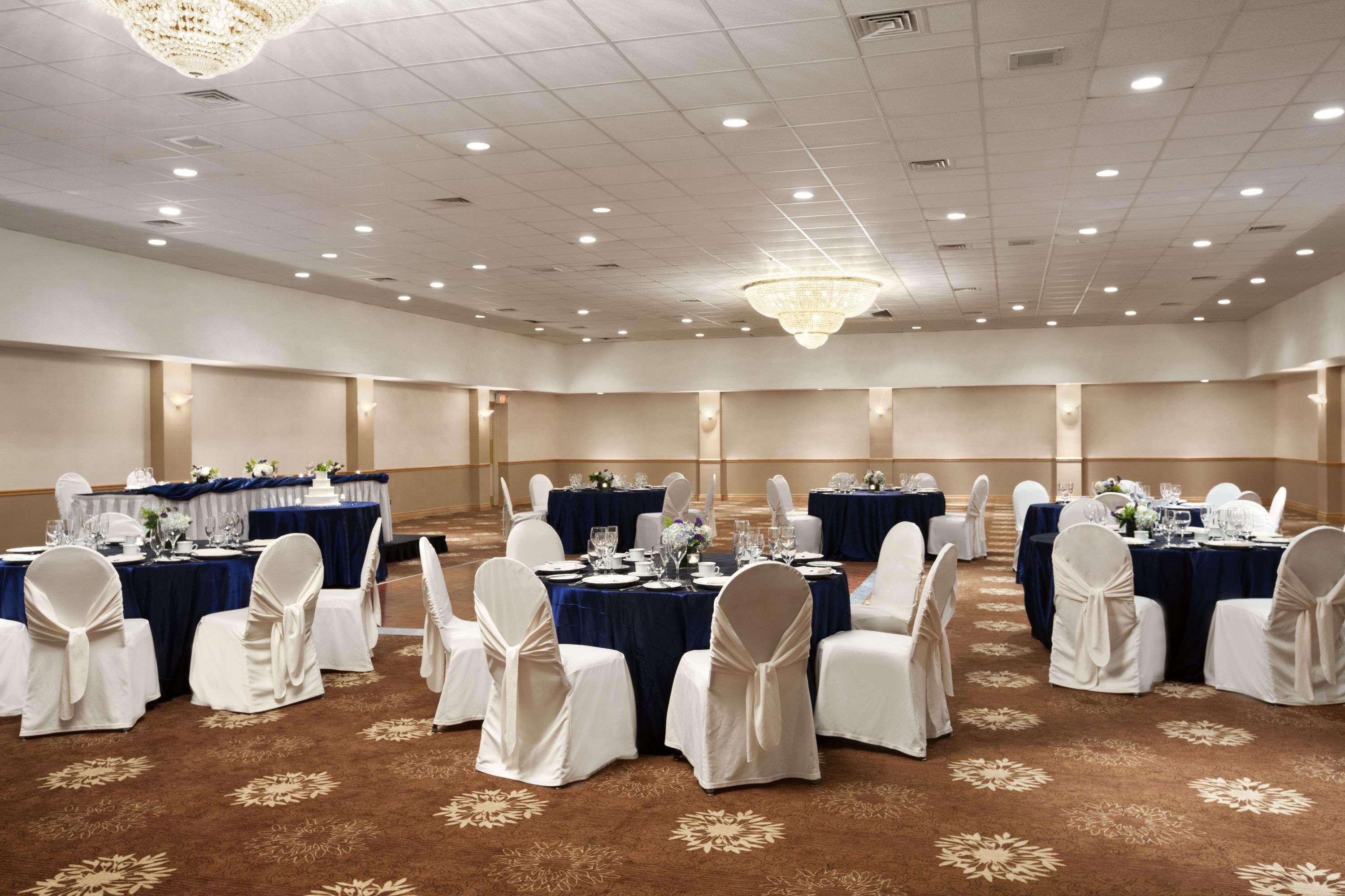 Travelodge By Wyndham Ottawa West Екстер'єр фото
