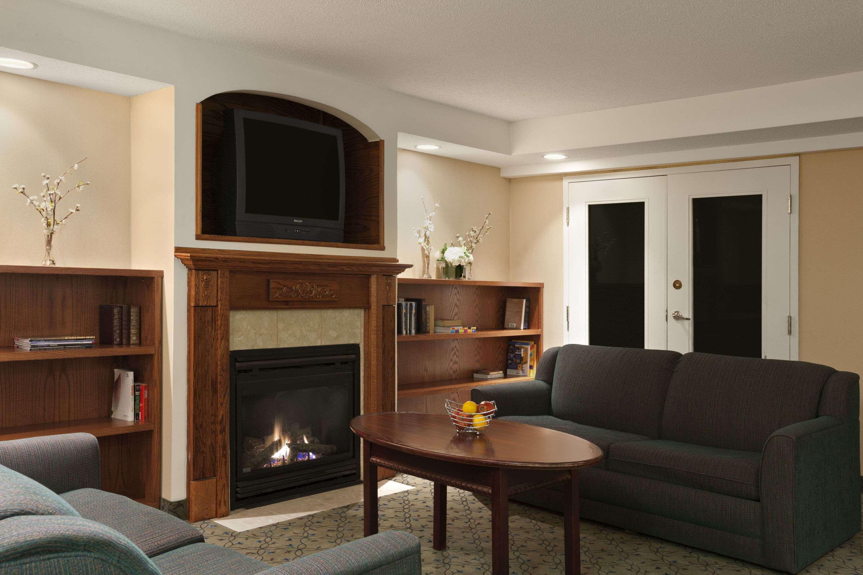 Travelodge By Wyndham Ottawa West Екстер'єр фото