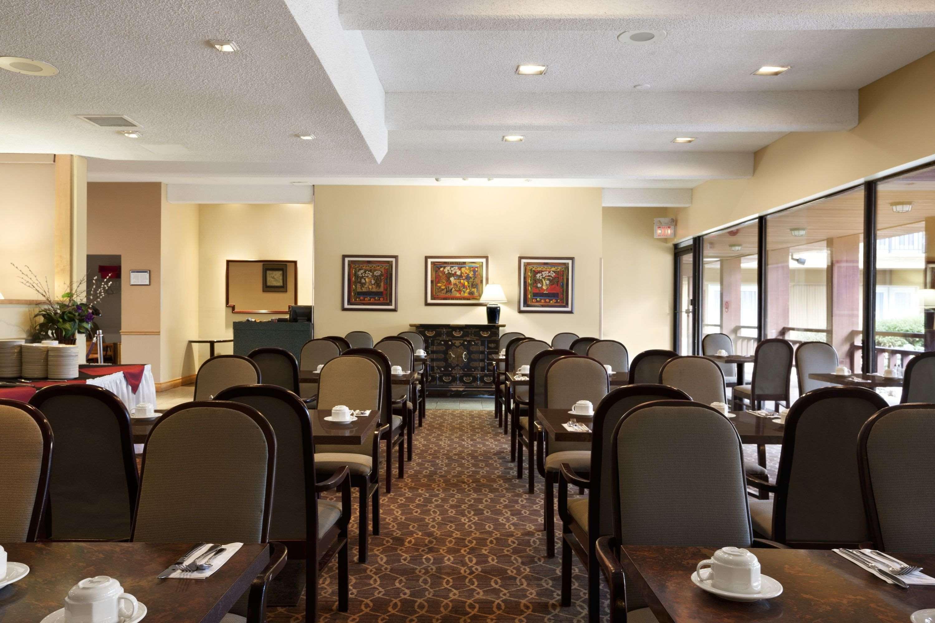 Travelodge By Wyndham Ottawa West Екстер'єр фото