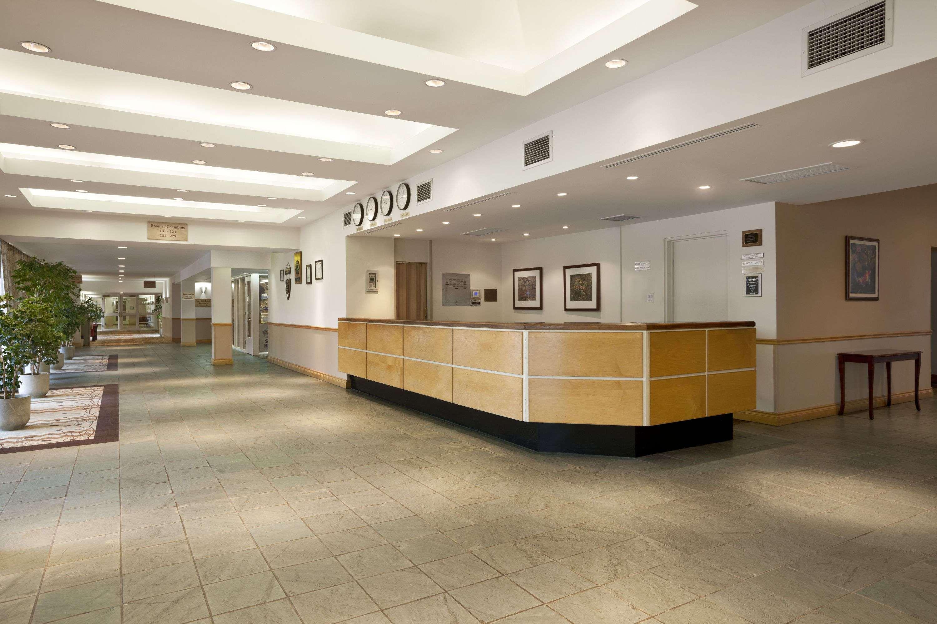 Travelodge By Wyndham Ottawa West Екстер'єр фото