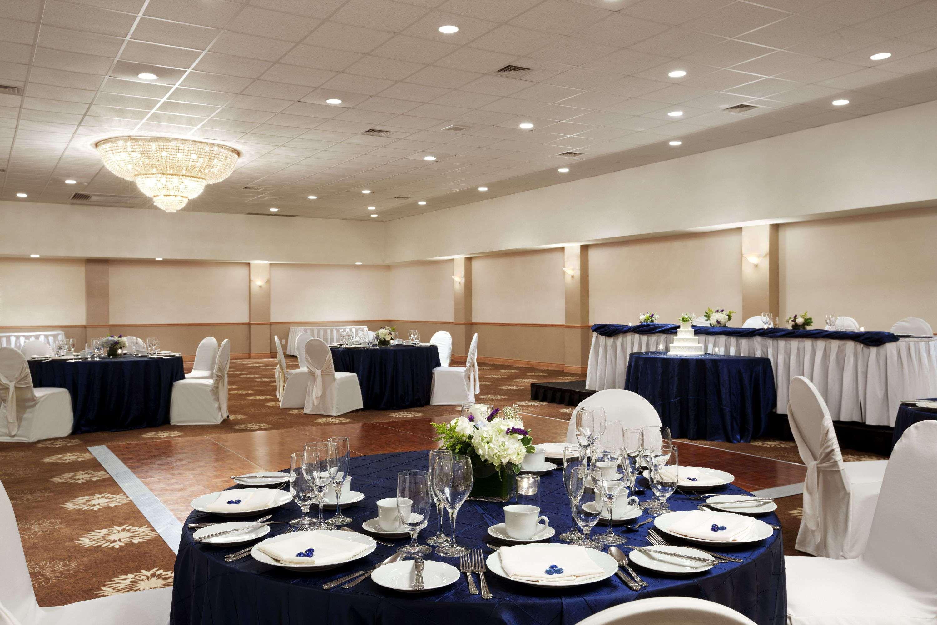 Travelodge By Wyndham Ottawa West Екстер'єр фото