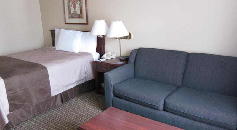 Travelodge By Wyndham Ottawa West Екстер'єр фото